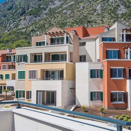 Lavender Bay Apartment F8 Donji Morinj Buitenkant foto