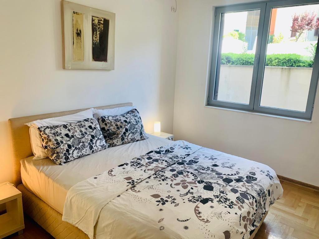 Lavender Bay Apartment F8 Donji Morinj Buitenkant foto